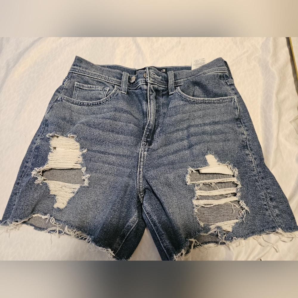 HOLLISTER Ultra High-rise Dad Short 7" Vintage Stretch Distressed Denim Shorts